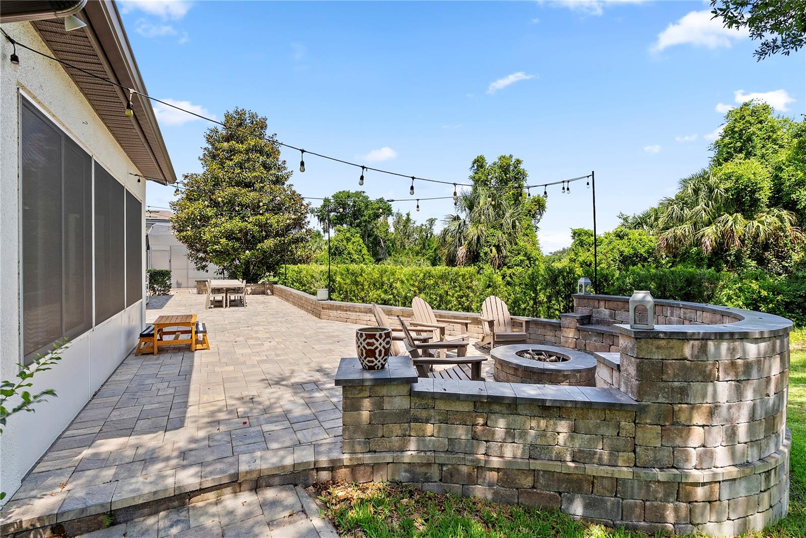 906 SHERBOURNE CIR