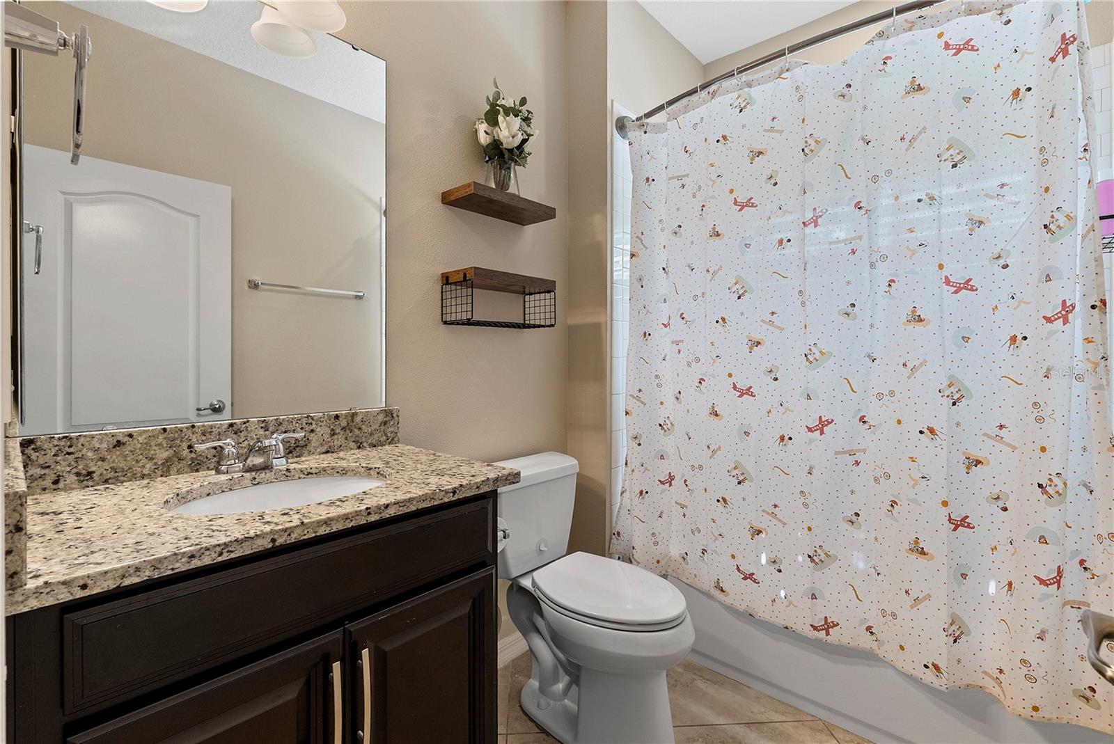 906 SHERBOURNE CIR