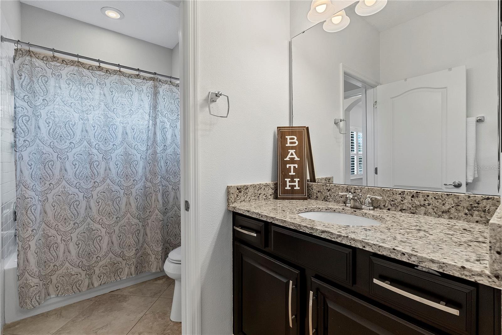 906 SHERBOURNE CIR