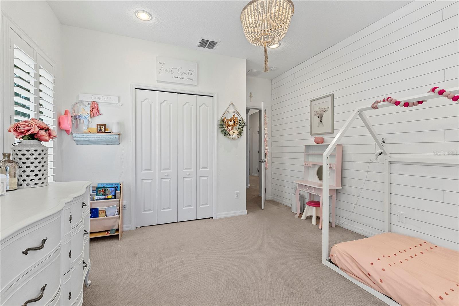 906 SHERBOURNE CIR