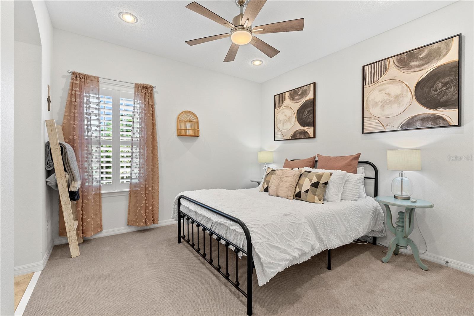 906 SHERBOURNE CIR