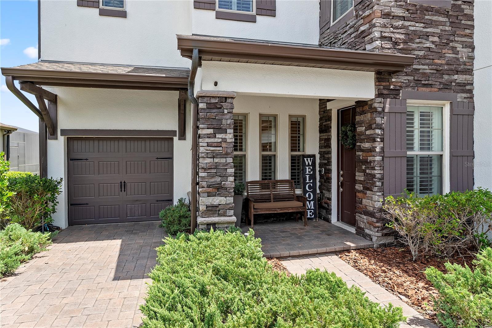 906 SHERBOURNE CIR