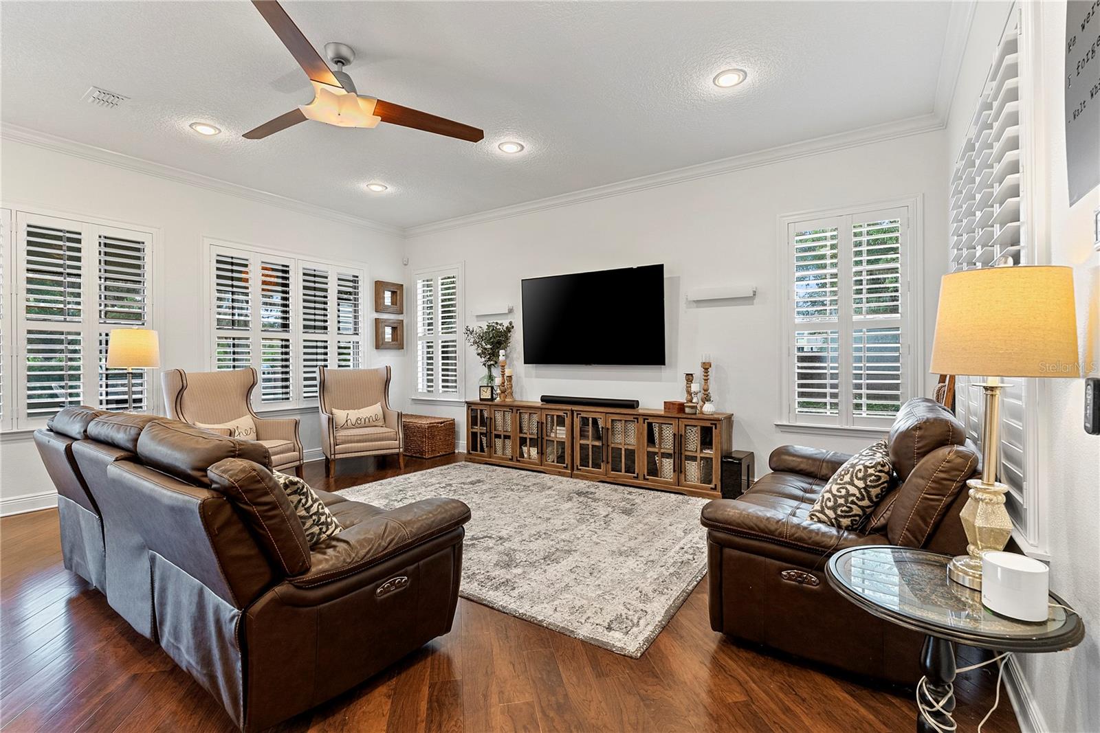 906 SHERBOURNE CIR