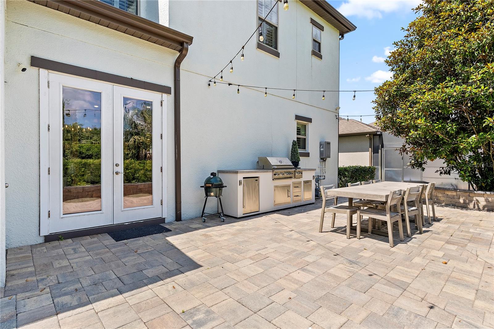 906 SHERBOURNE CIR