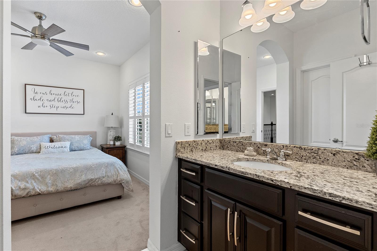906 SHERBOURNE CIR