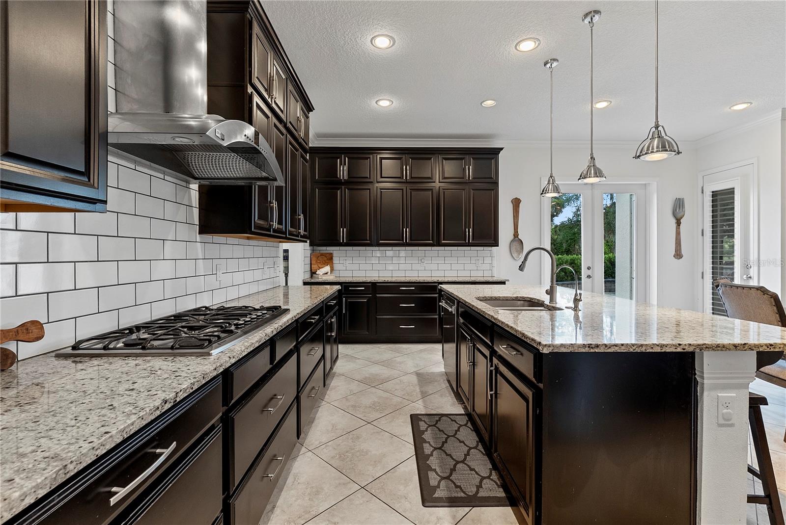 906 SHERBOURNE CIR