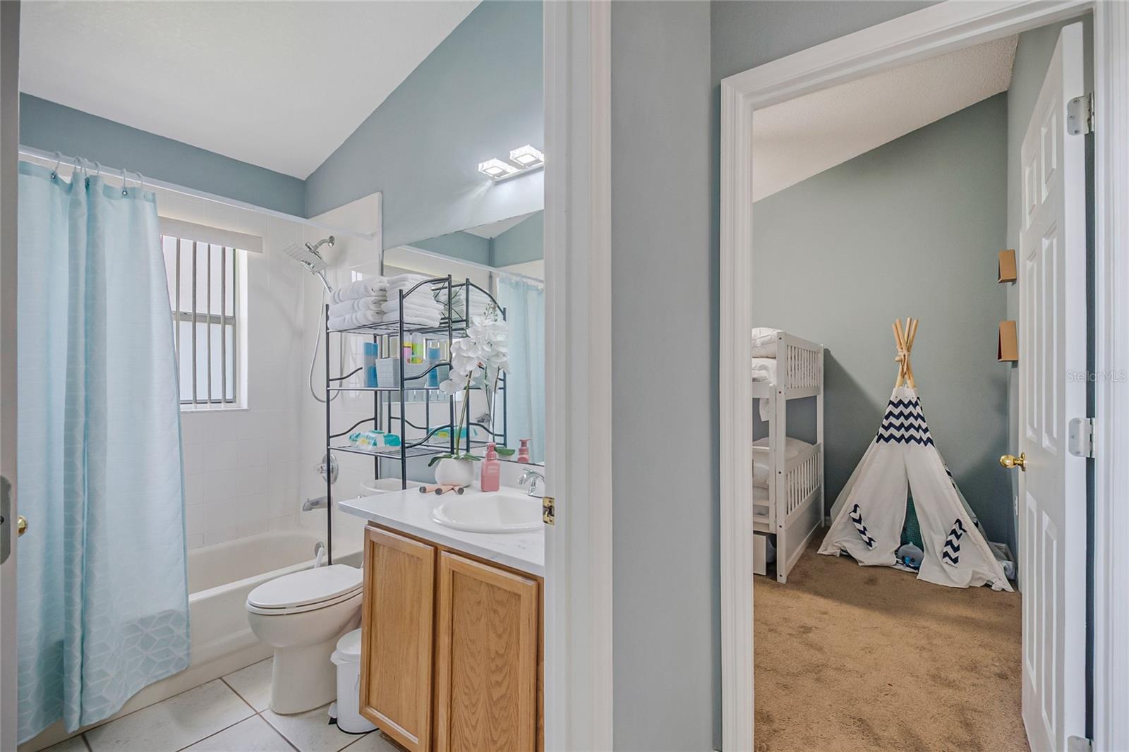 4599 EAGLET LN