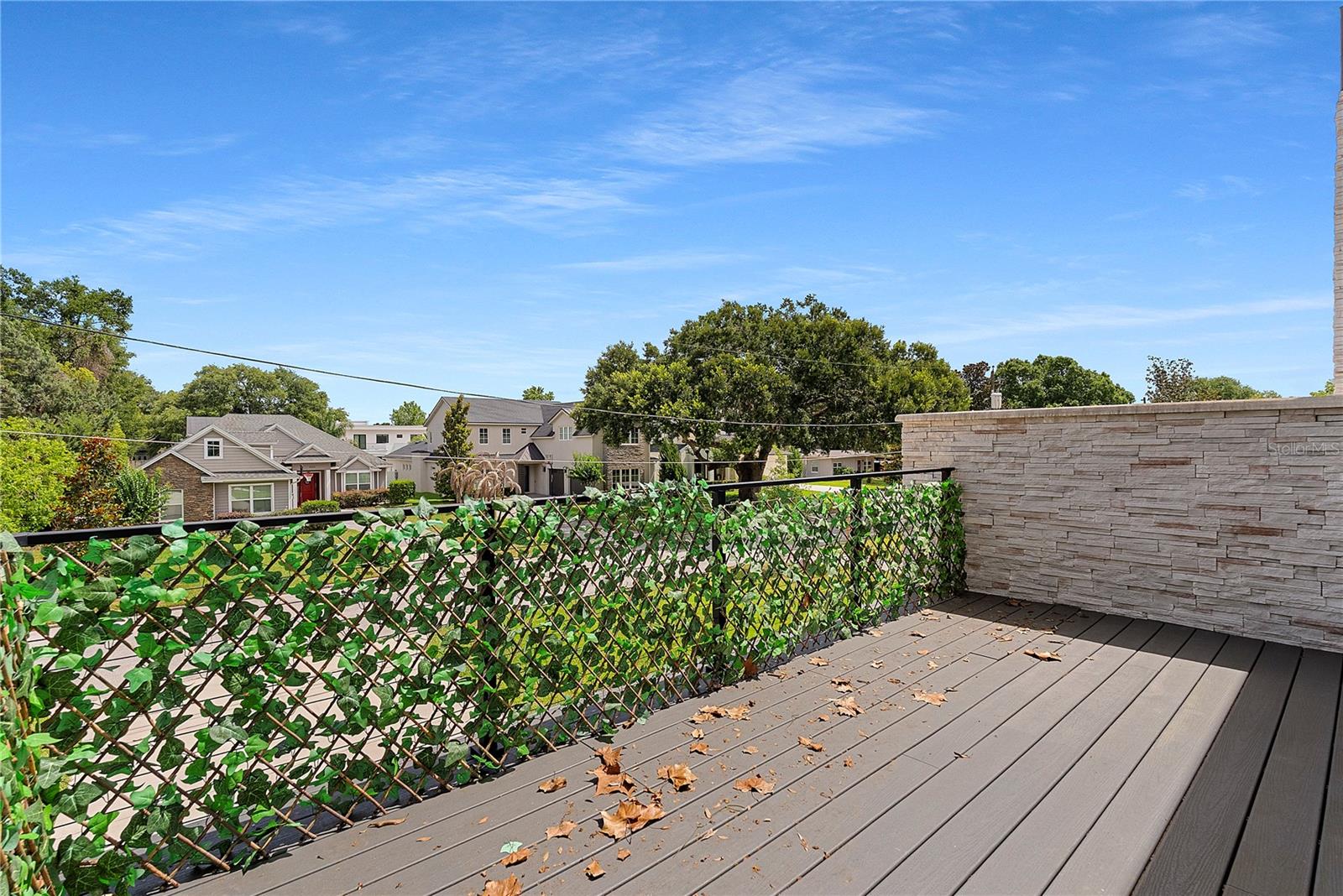 1404 BORDER DR