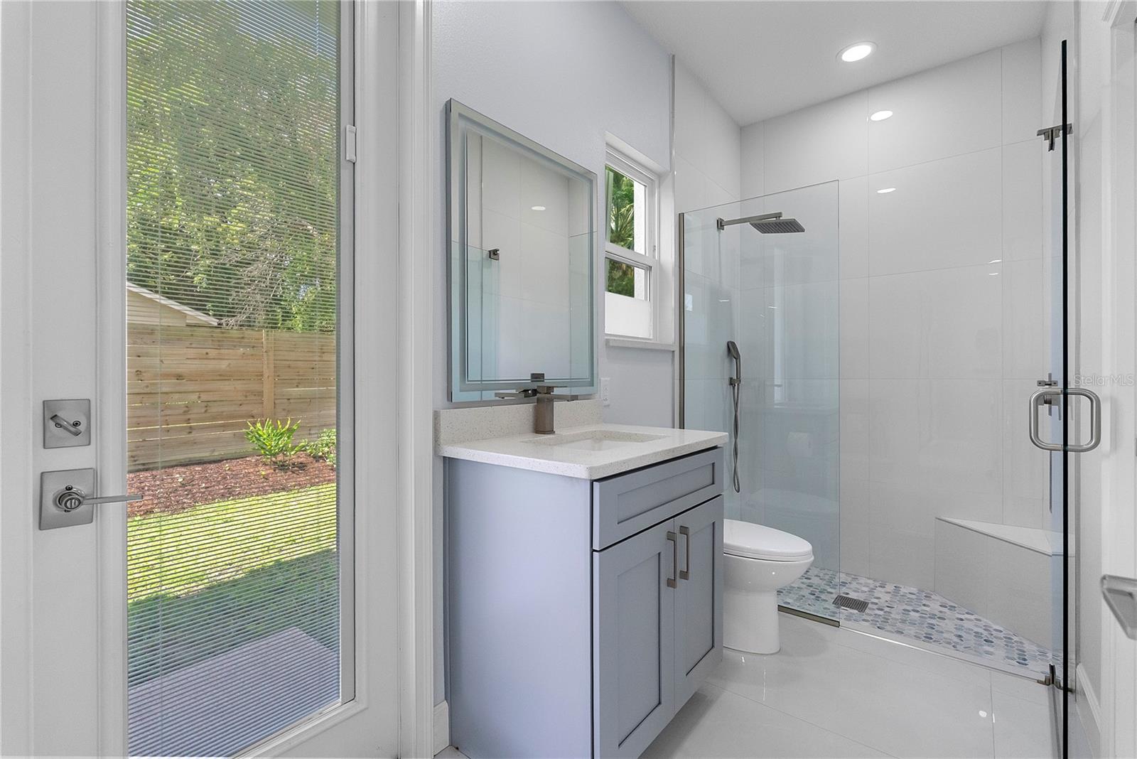 1404 BORDER DR