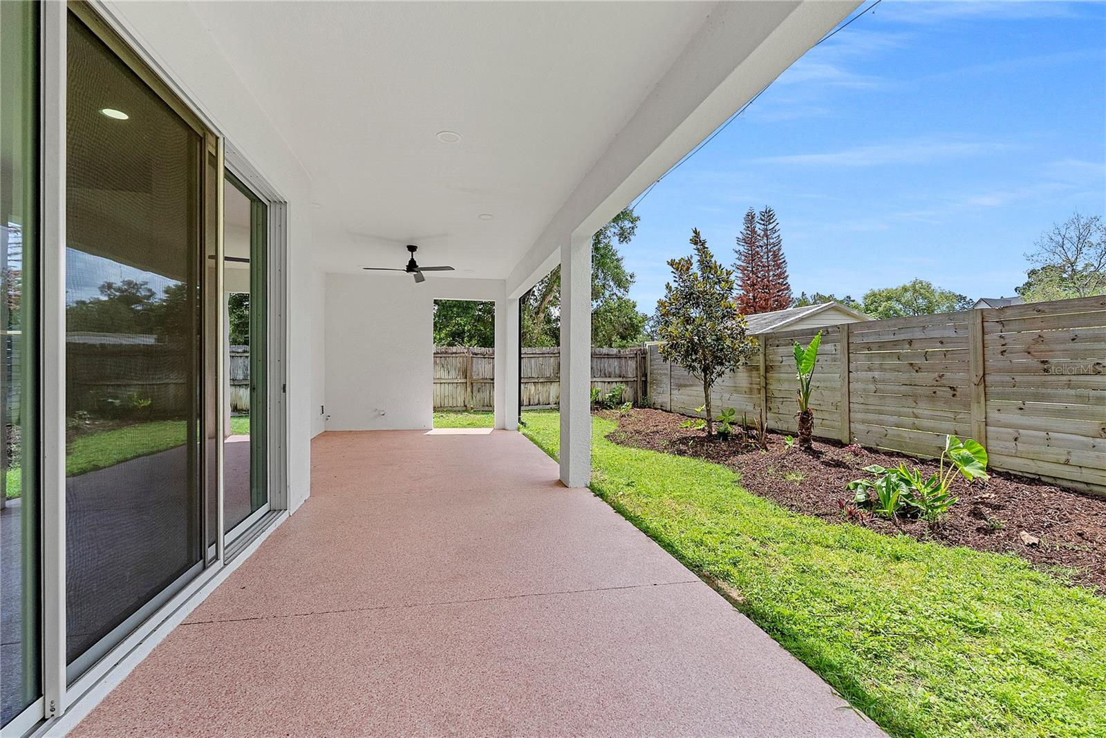 1404 BORDER DR