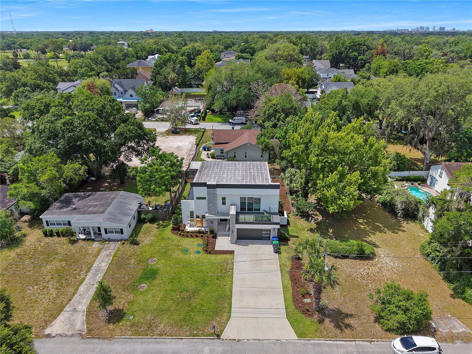 1404 BORDER DR