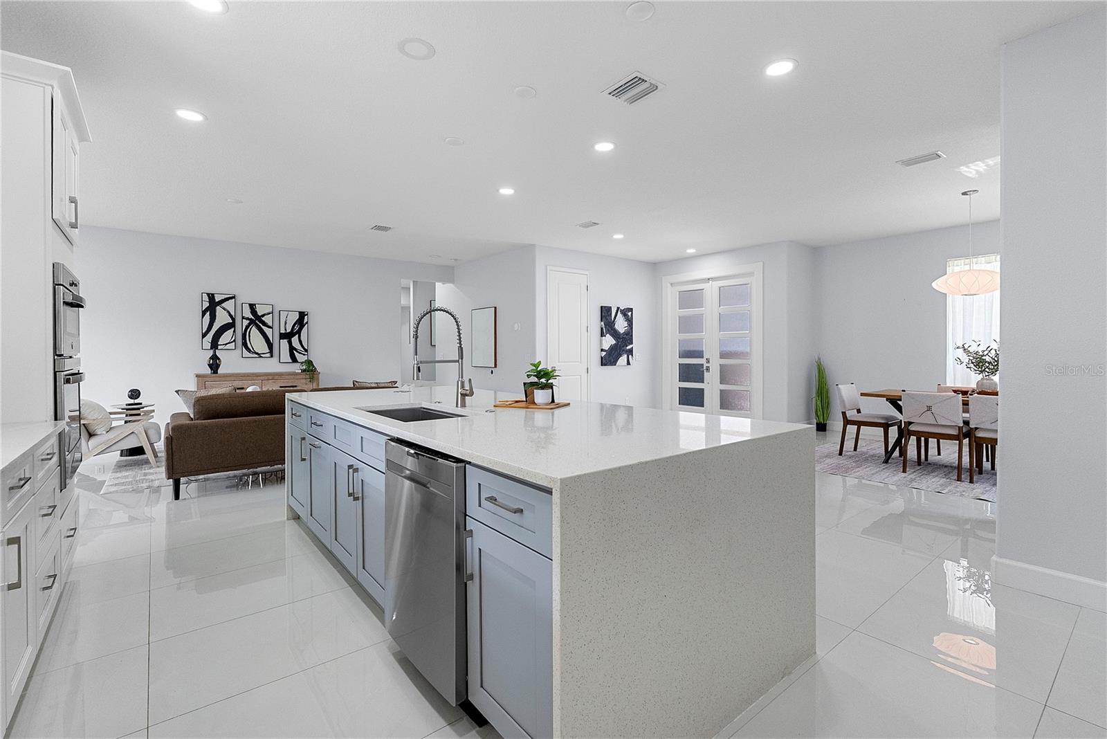 1404 BORDER DR