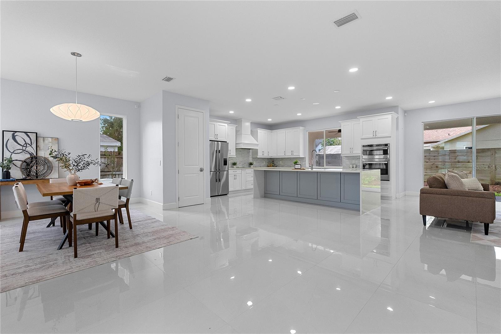 1404 BORDER DR