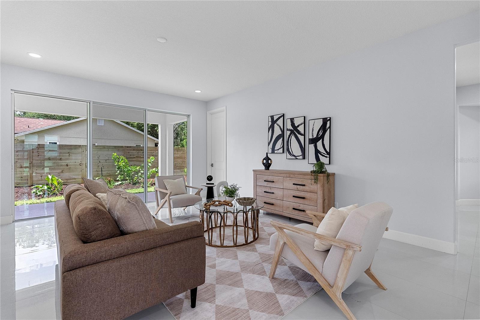 1404 BORDER DR