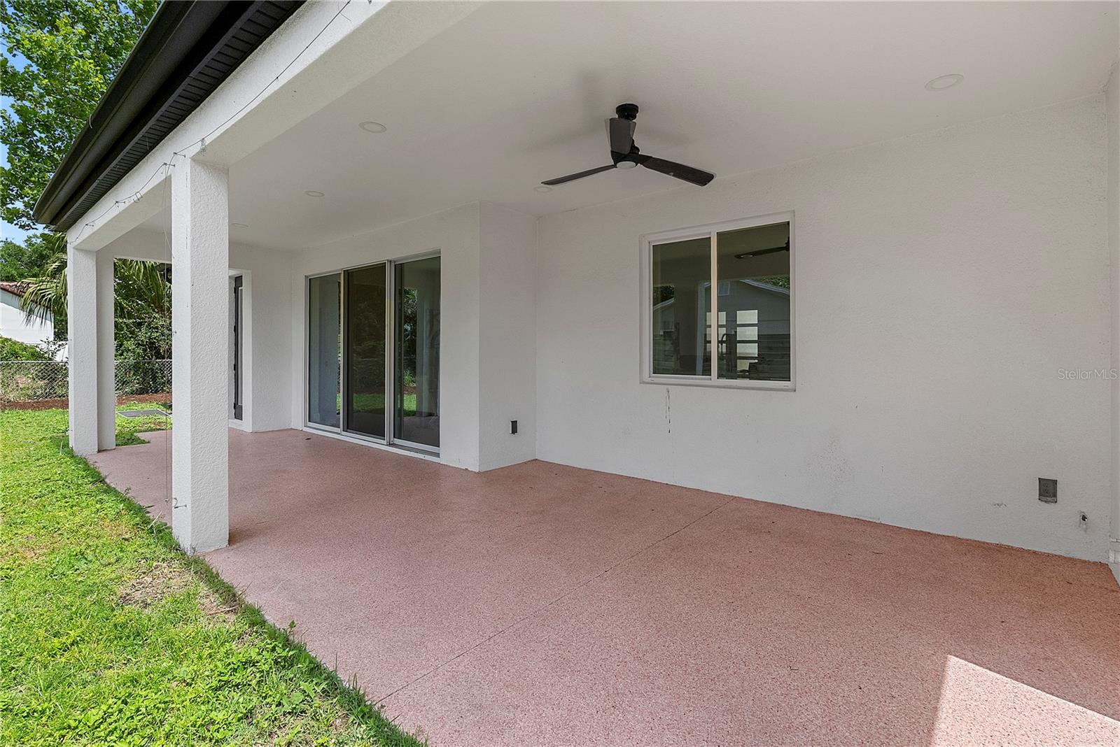 1404 BORDER DR