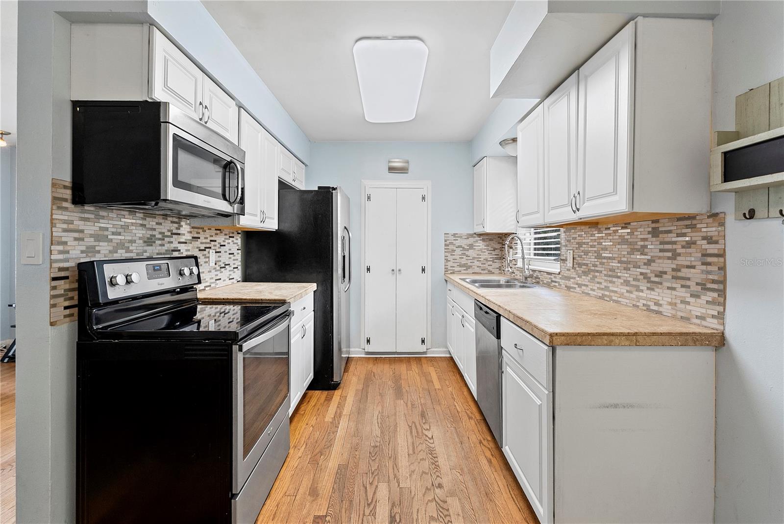 20 OLEANDER LN