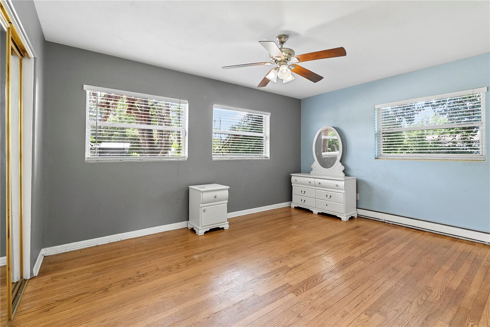 20 OLEANDER LN