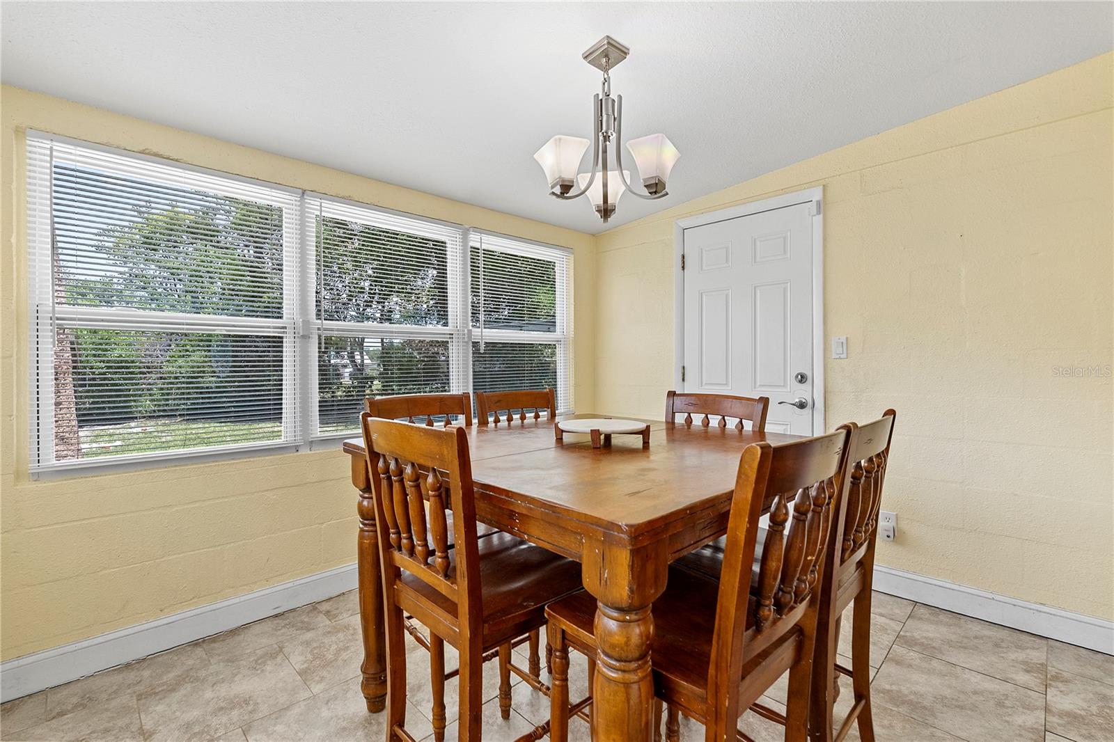 20 OLEANDER LN