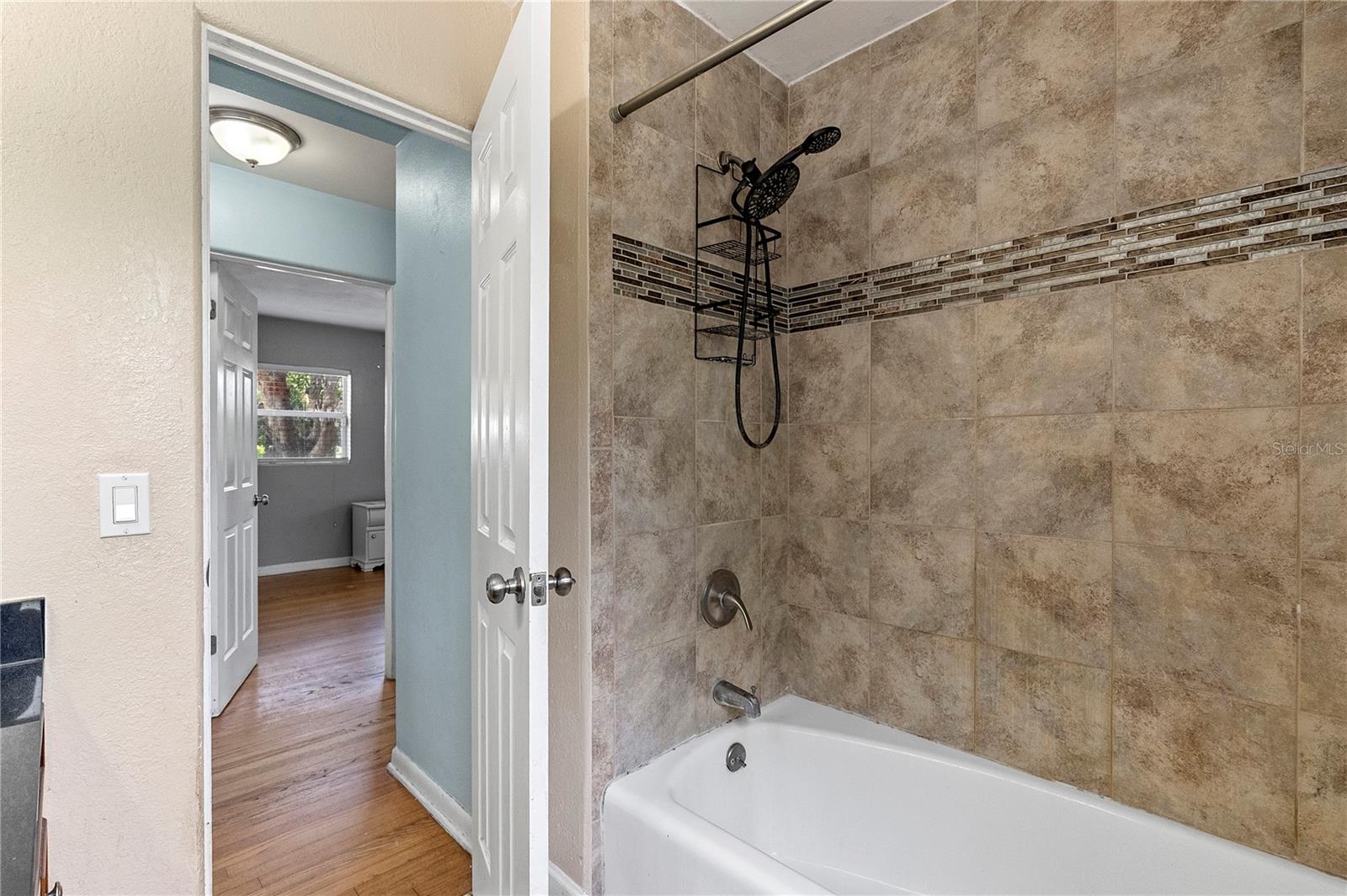 20 OLEANDER LN