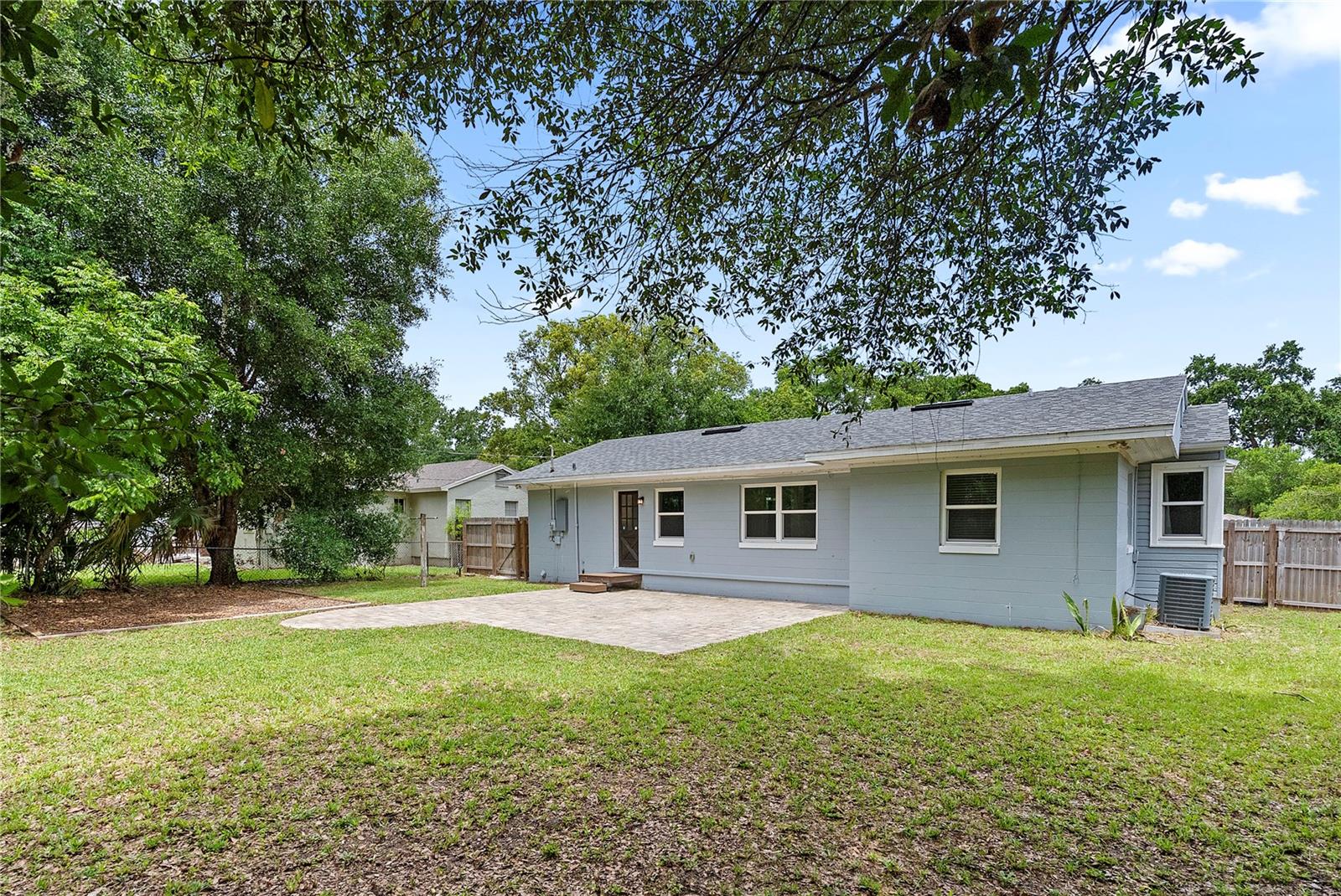 823 CATALINA DR