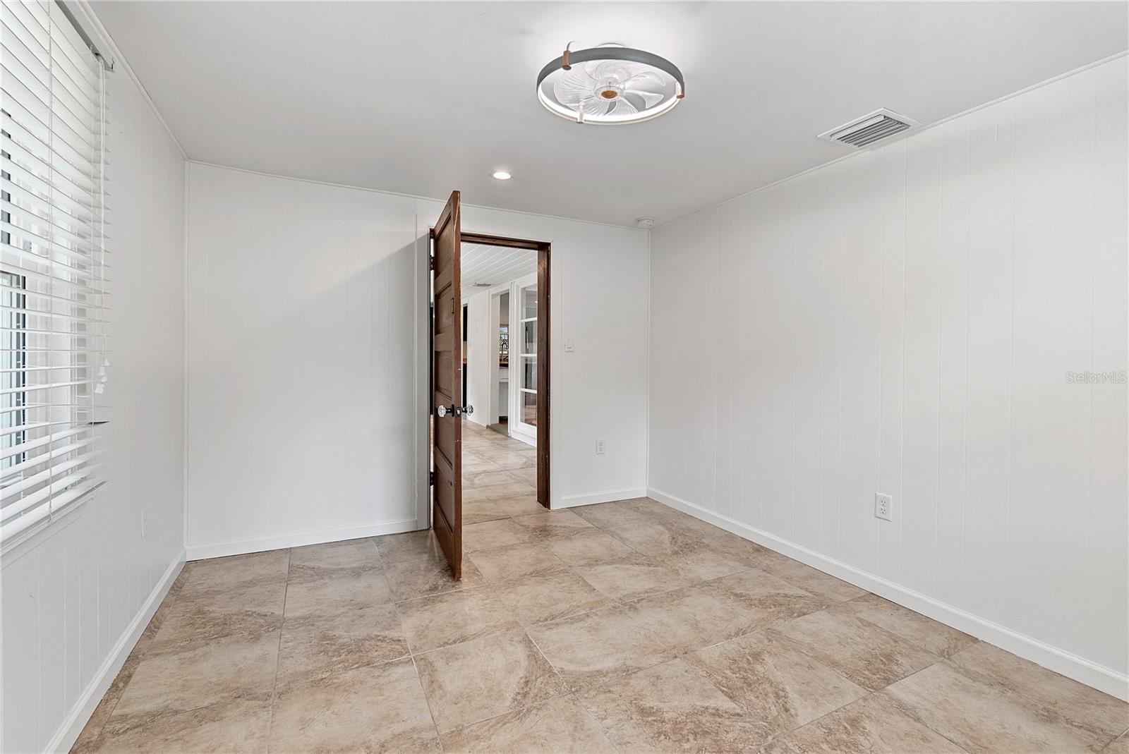 823 CATALINA DR