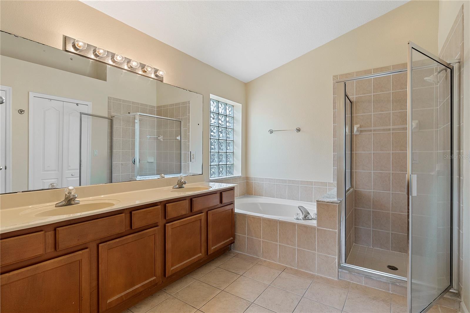 3103 MERLOT WAY