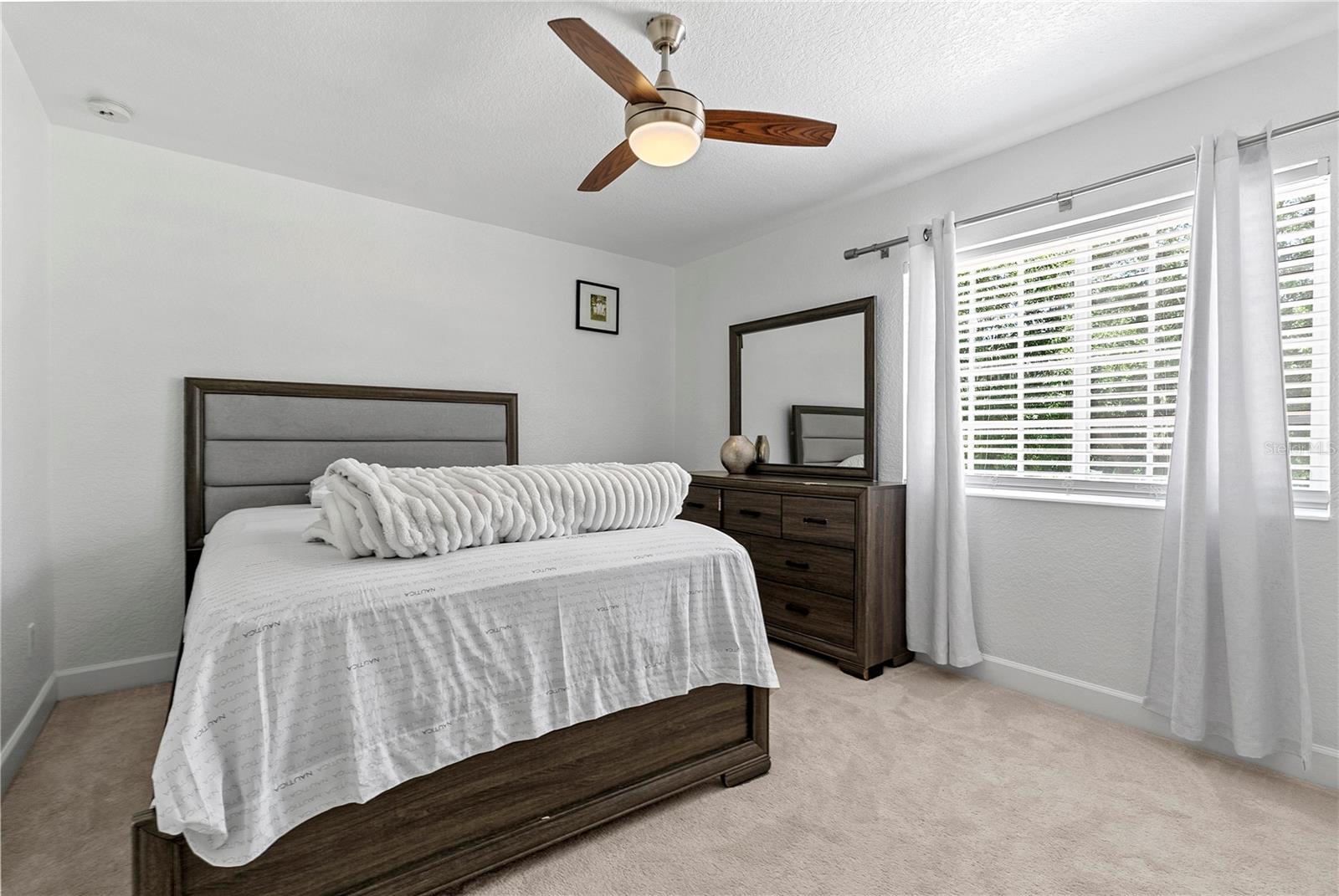 446 ANESSA ROSE LOOP