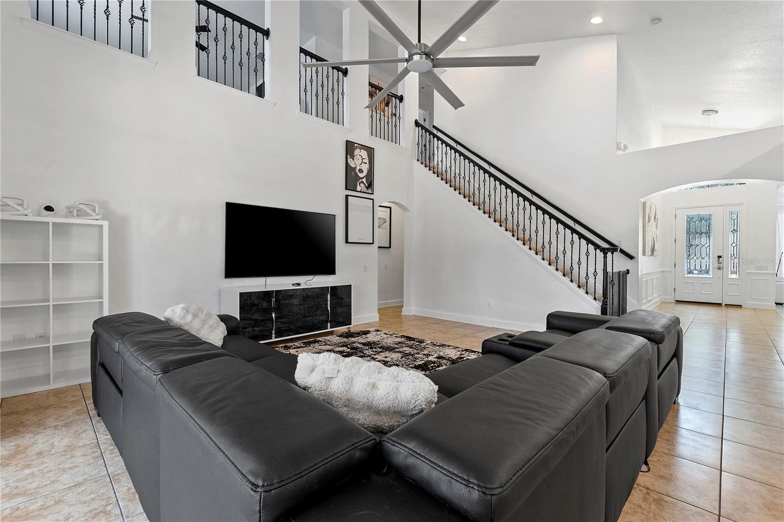 446 ANESSA ROSE LOOP