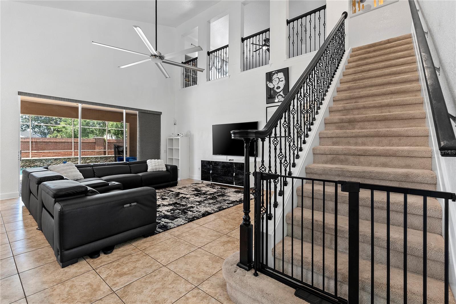 446 ANESSA ROSE LOOP