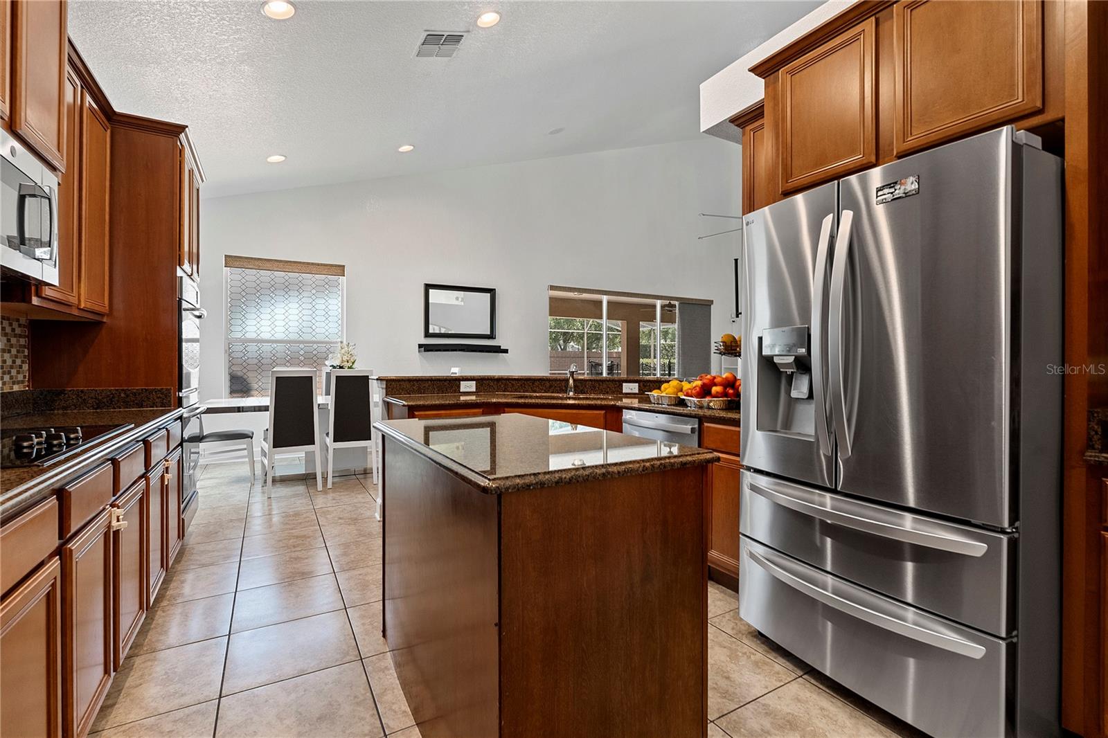 446 ANESSA ROSE LOOP