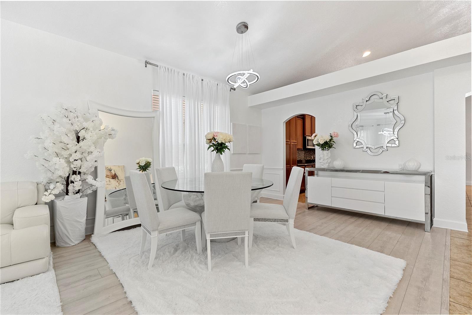 446 ANESSA ROSE LOOP