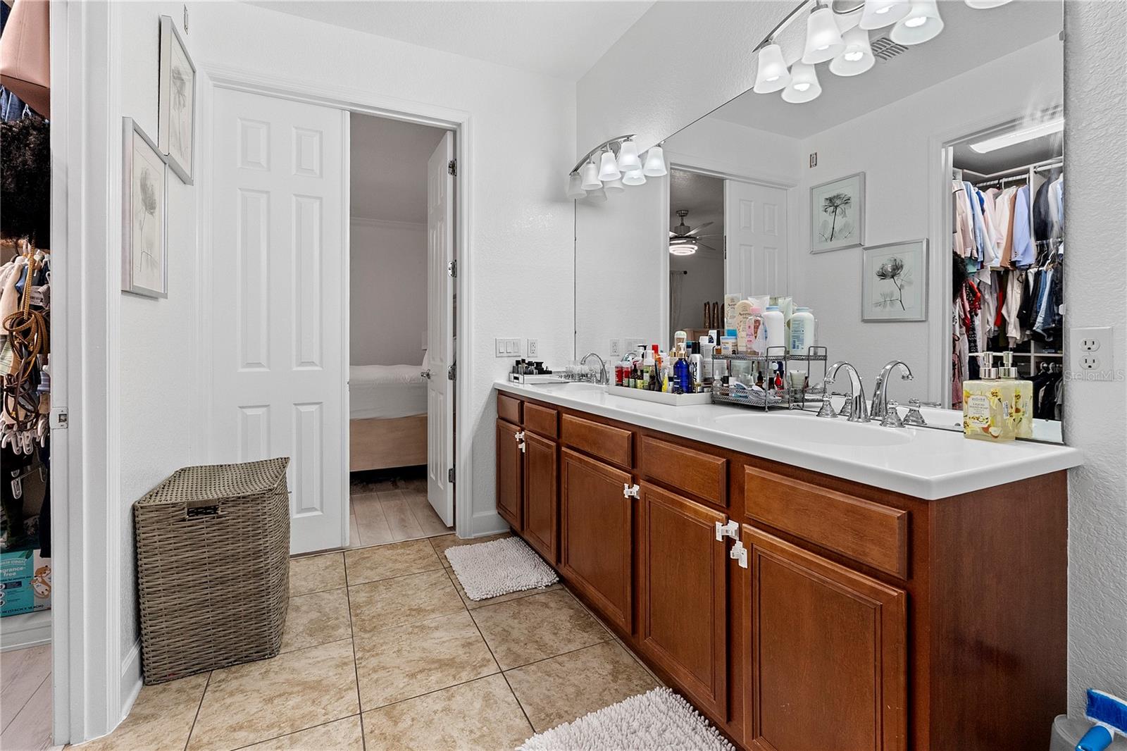 446 ANESSA ROSE LOOP