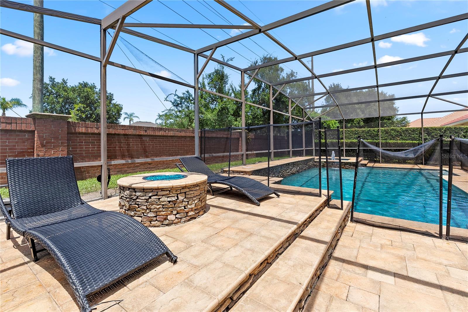 446 ANESSA ROSE LOOP