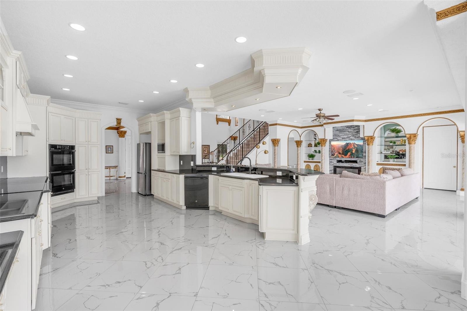 9656 WEATHERSTONE CT