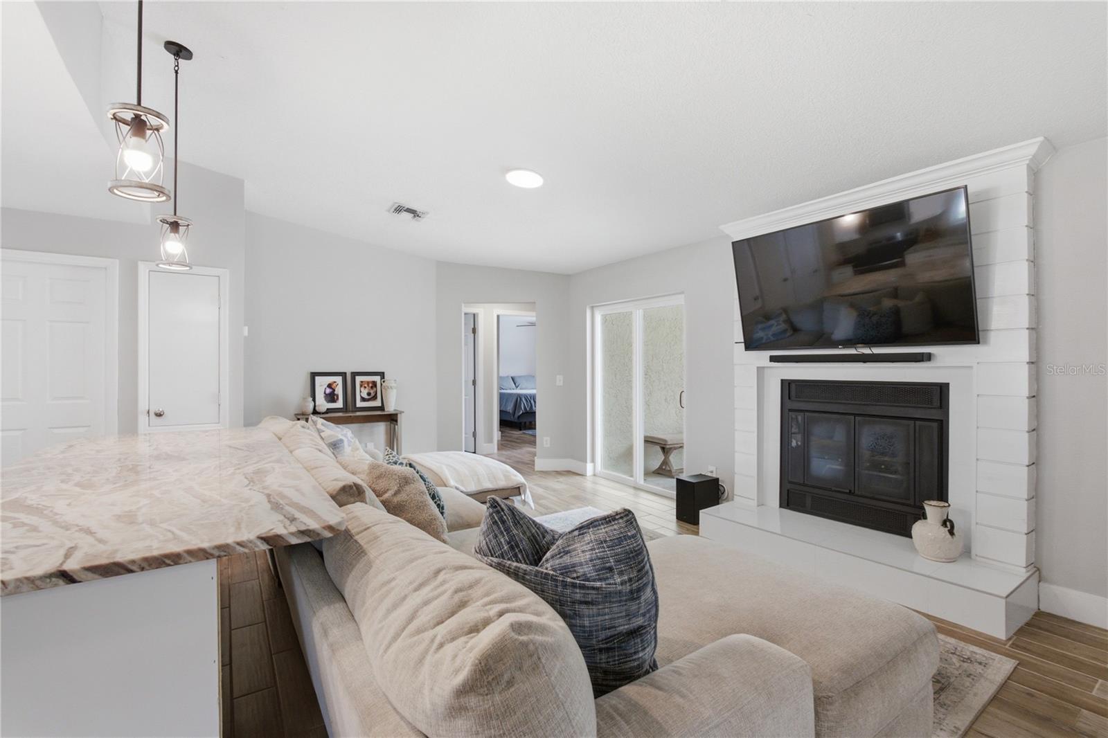 2741 BOLDER LN