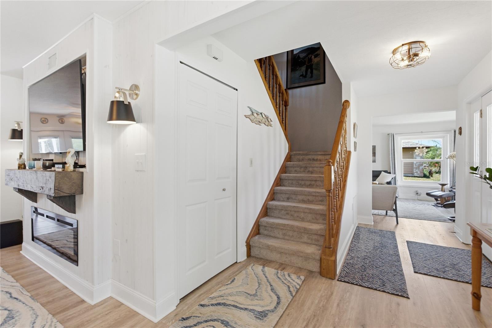 242 ANNALISA PL