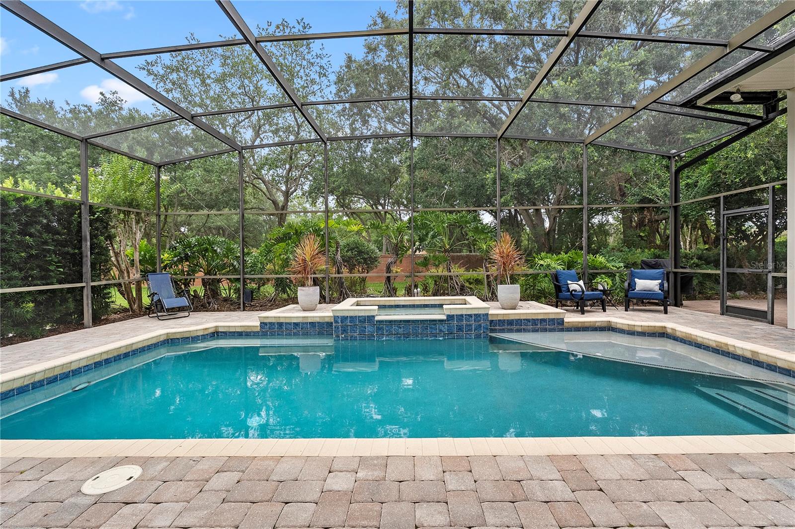 1542 WESTOVER LOOP