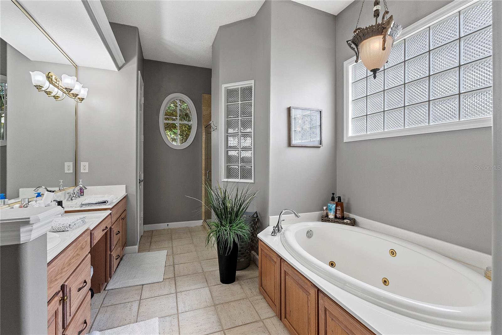 1542 WESTOVER LOOP