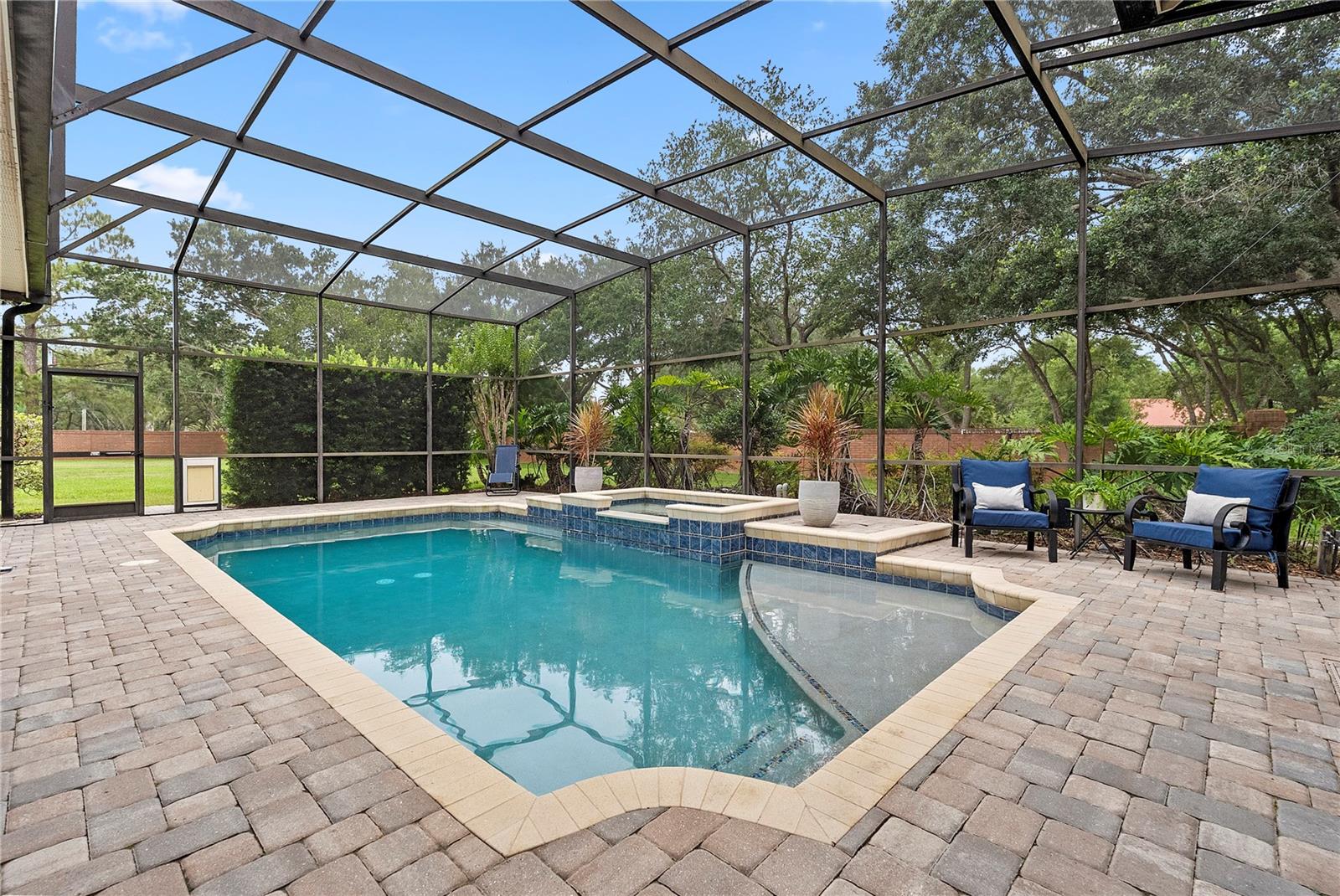 1542 WESTOVER LOOP