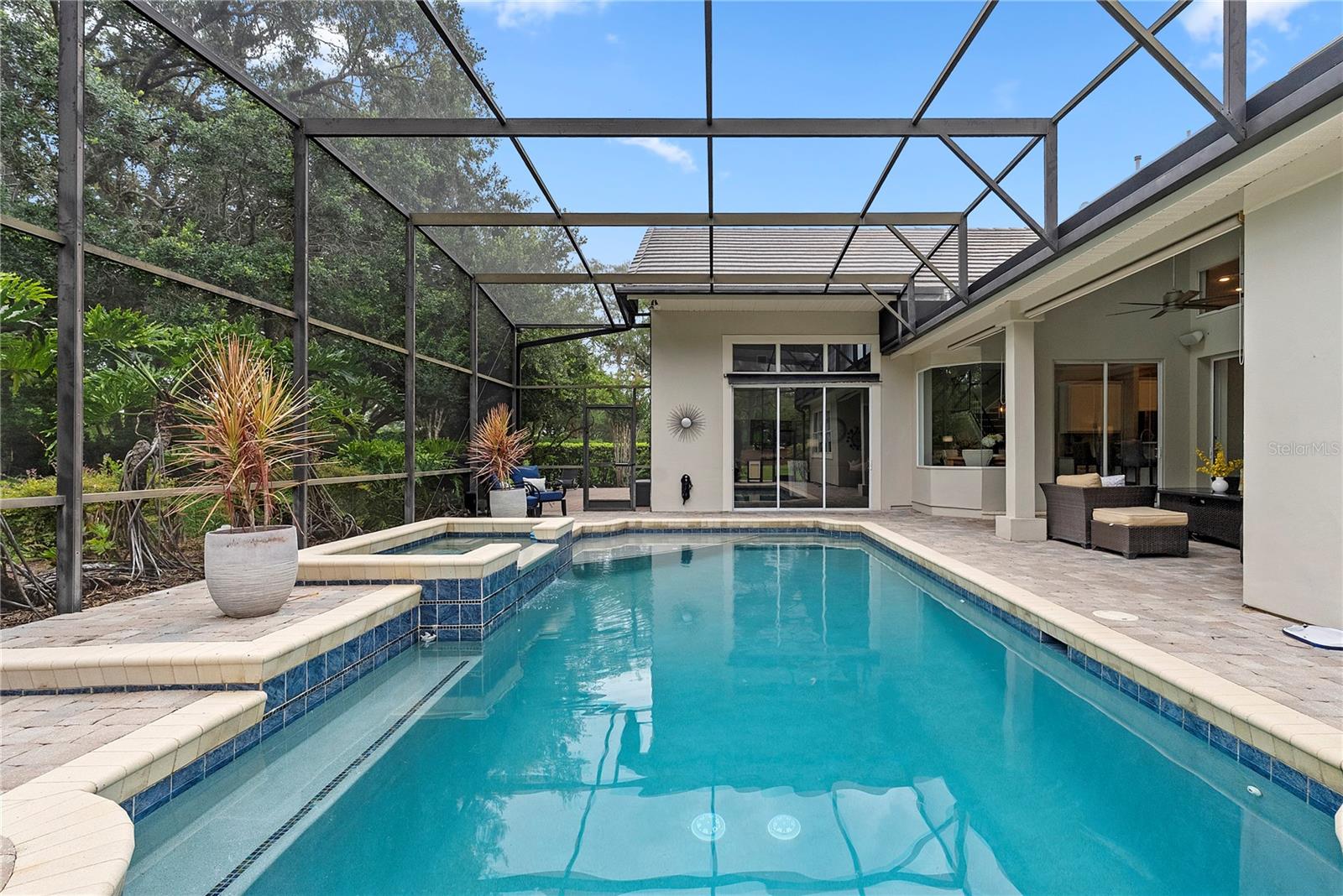 1542 WESTOVER LOOP