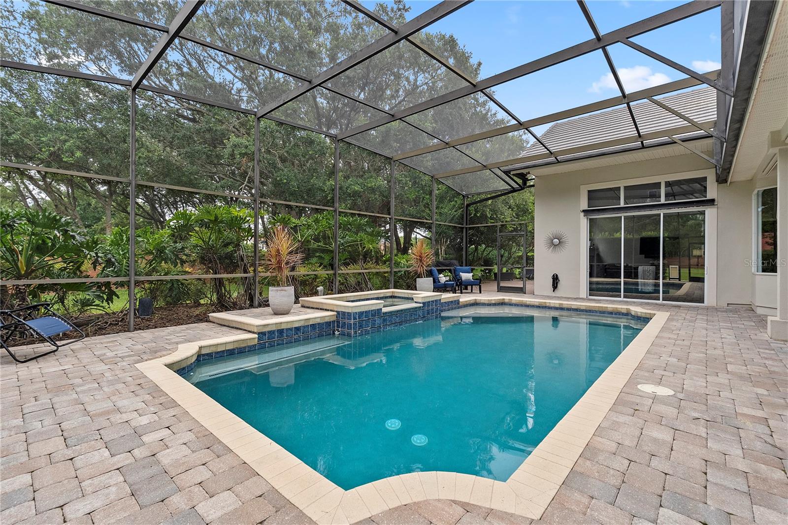 1542 WESTOVER LOOP