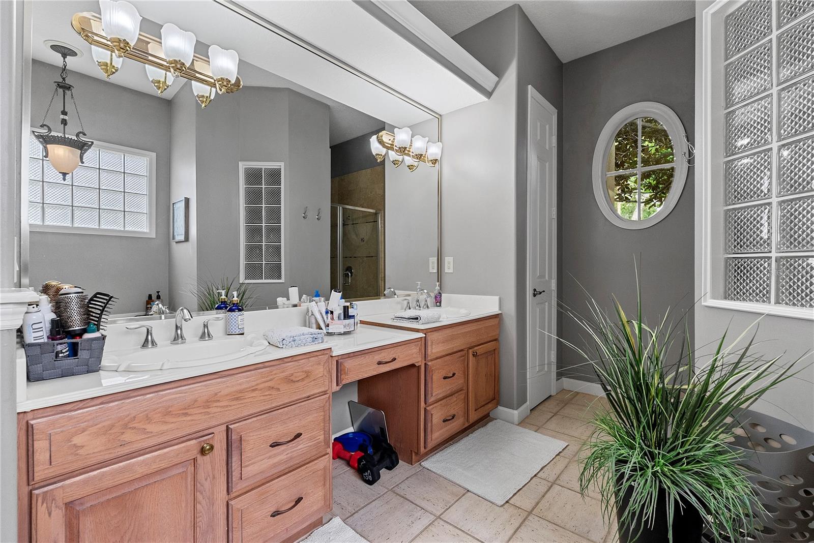 1542 WESTOVER LOOP