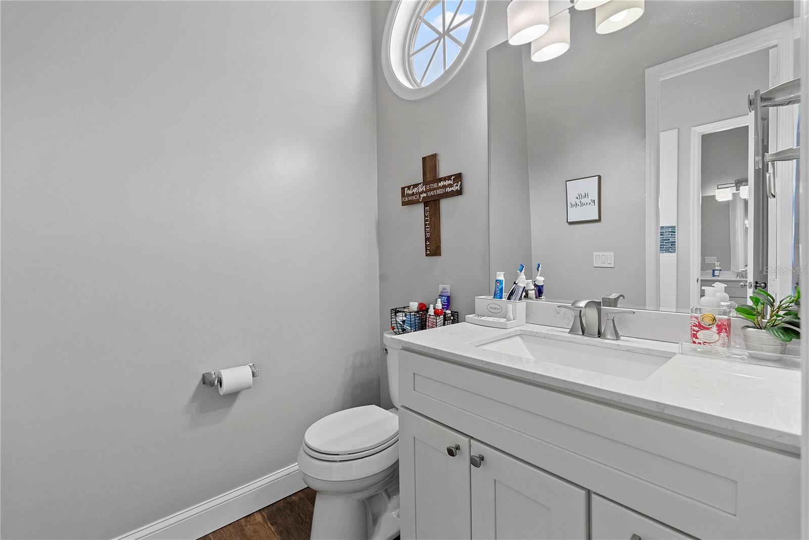 1542 WESTOVER LOOP