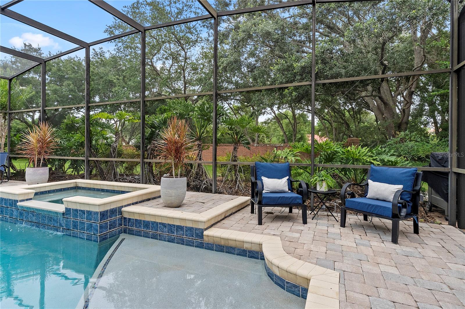 1542 WESTOVER LOOP