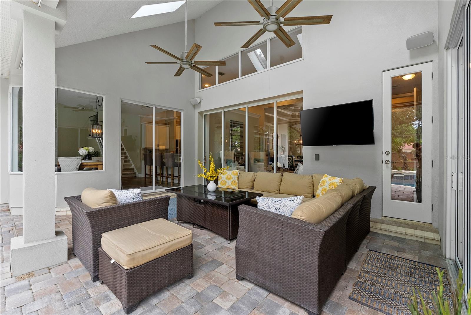 1542 WESTOVER LOOP