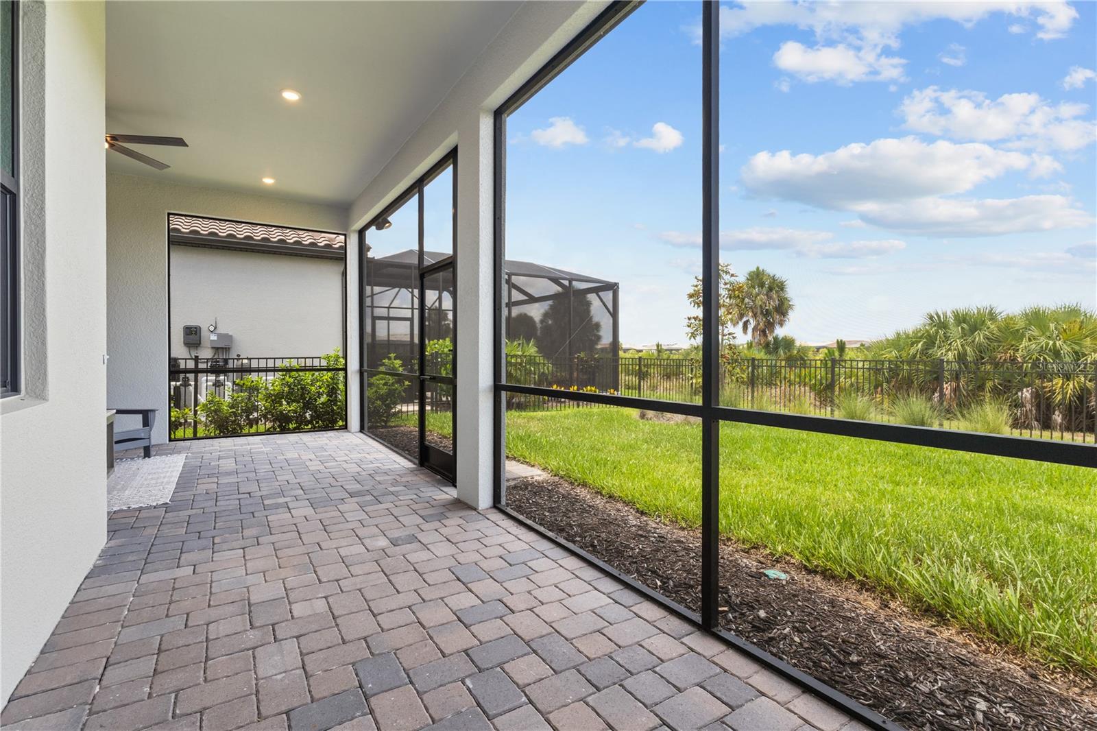 6075 SAWGRASS LAKE CT