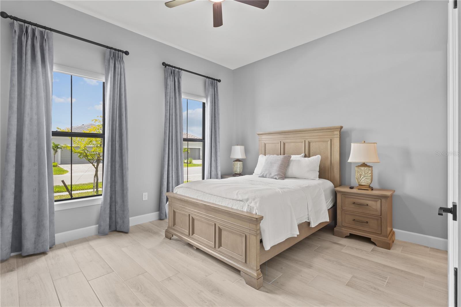 6075 SAWGRASS LAKE CT