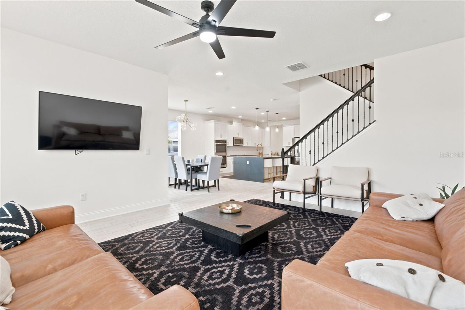 700 ALBYON CT