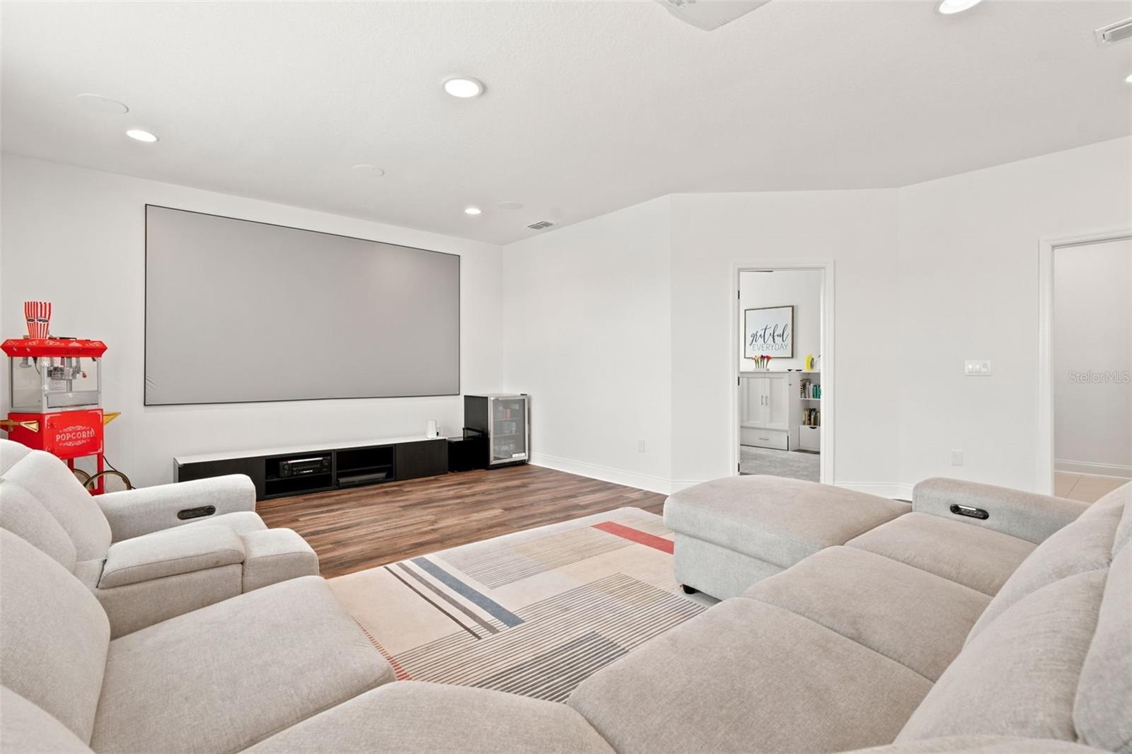 700 ALBYON CT