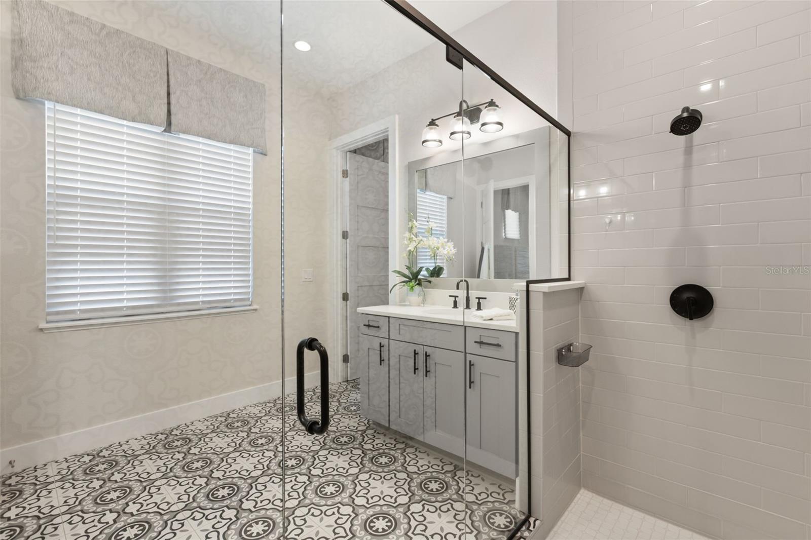 8836 LAKESHORE POINTE DR